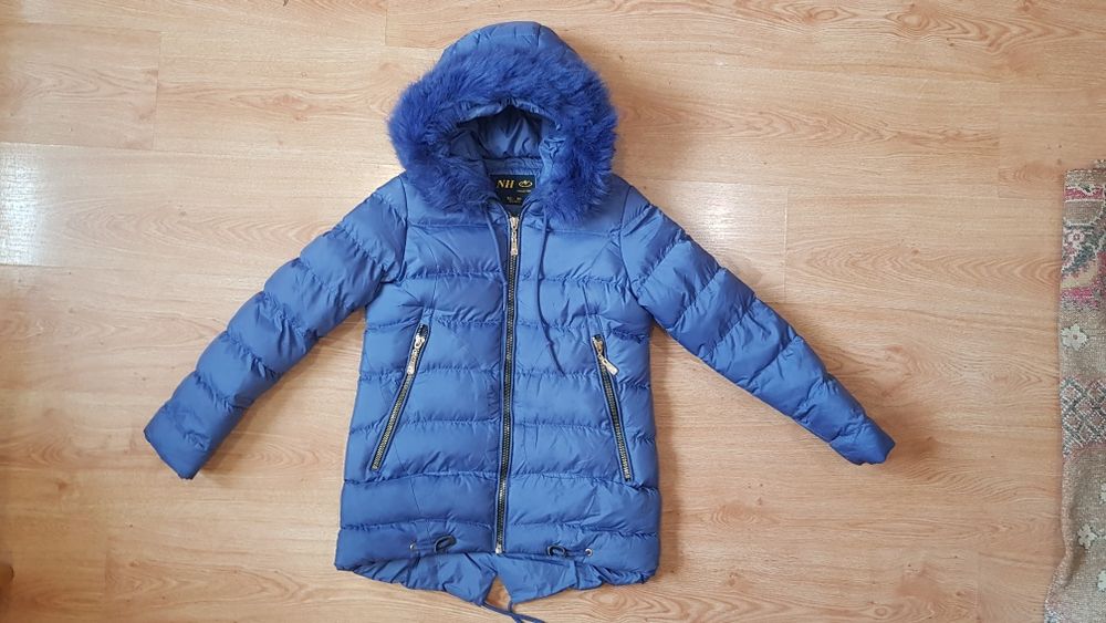 Красивая теплая зимняя куртка зимова курточка тепла пуховик парка зима