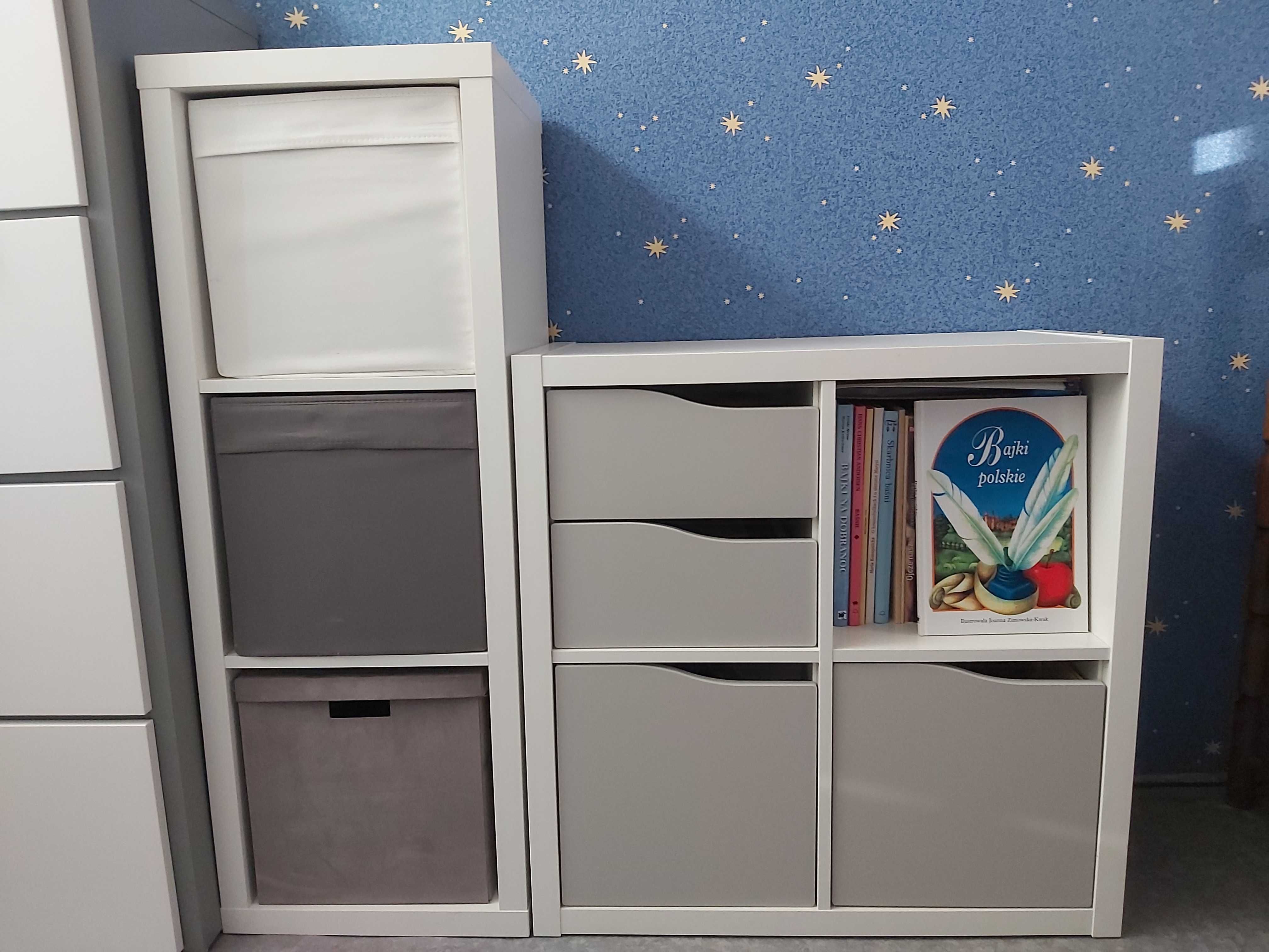 Dwa regały białe