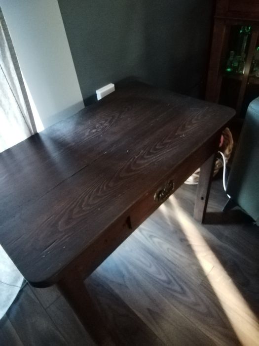 Stary stolik drewniany