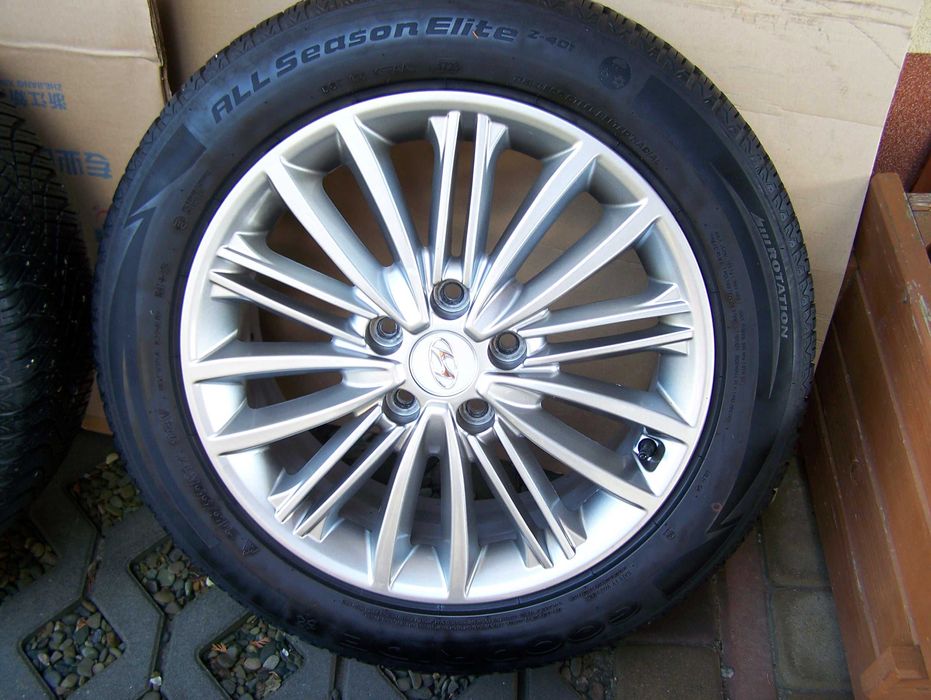 J.Nowe Opony Całoroczne  Alu 17" Czujniki  Tpms  Hyundai KONA