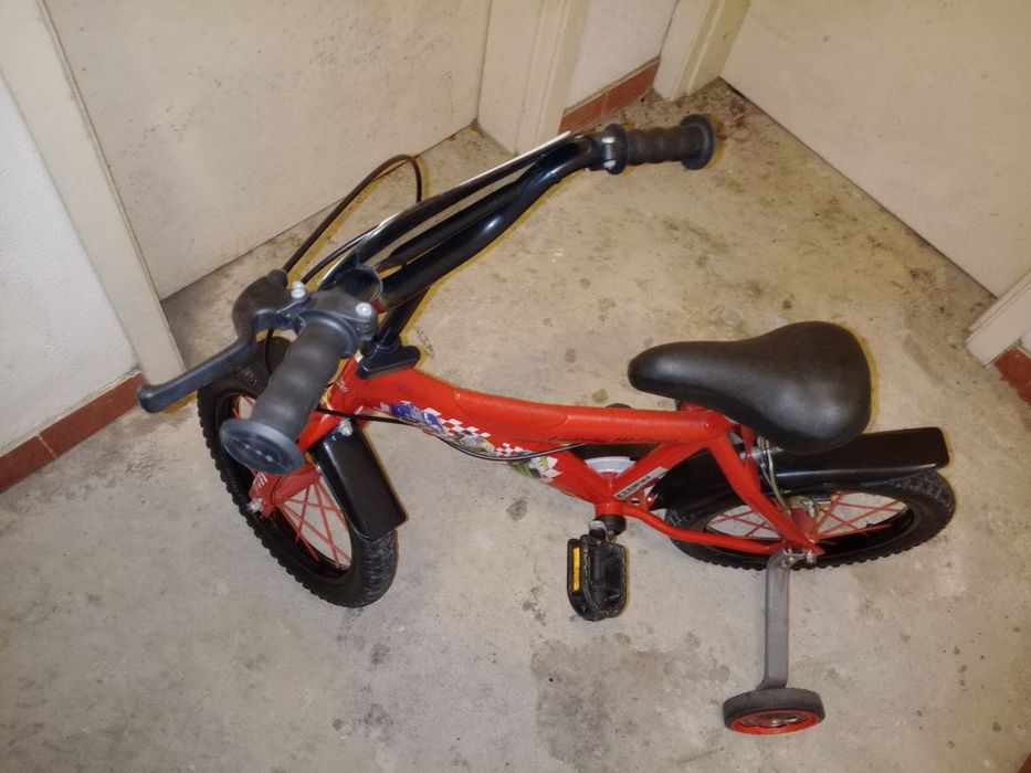 45€  bicicleta roda 14 pegar e andar com rodinhas