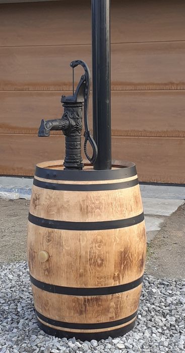 Beczka drewniana dębowa z pompą ręczną do wody