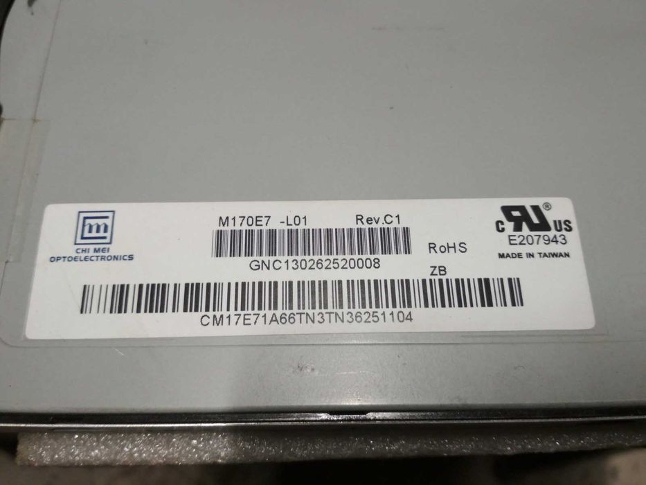 M170E7-L01 Rev.C1 е царапинки