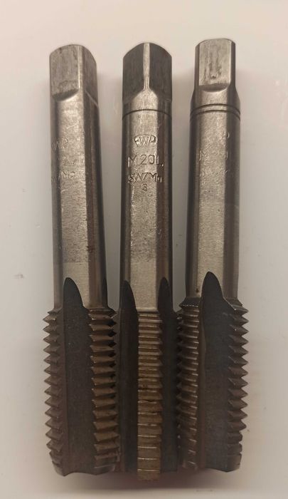 Gwintownik gwintowniki ręczne M-20  lewy polski FWP nowe  kpl- 3 szt