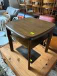 Stolik w stylu art-deco