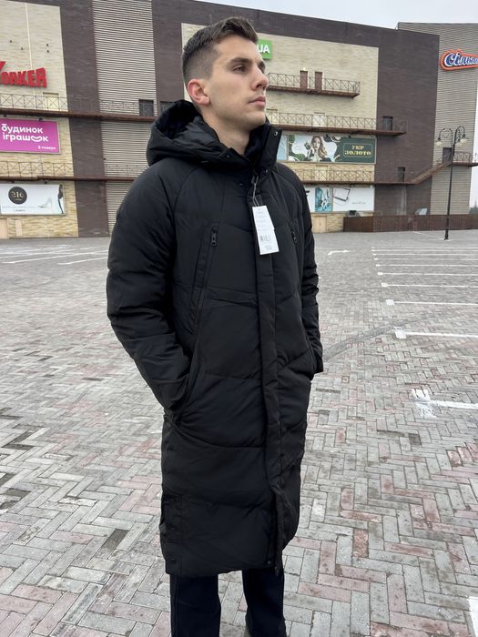 Мужской пуховик черного цвета DU