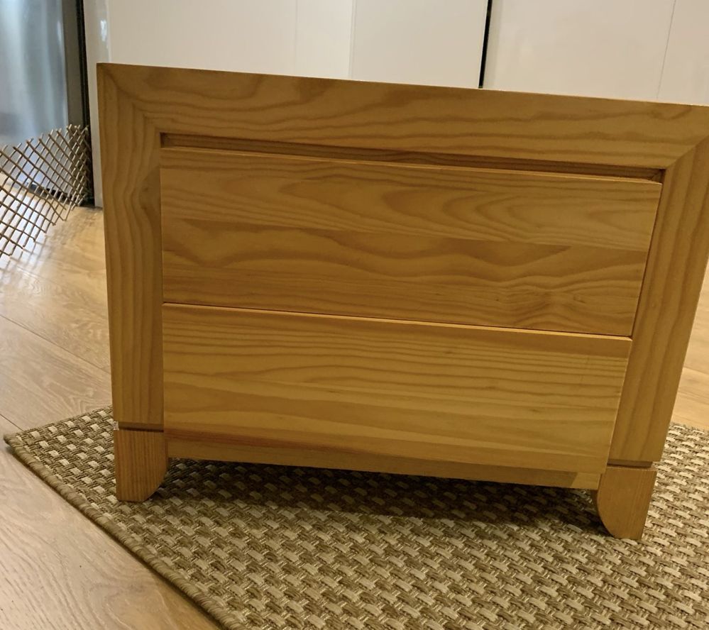 Mesa de cabeceira + cama