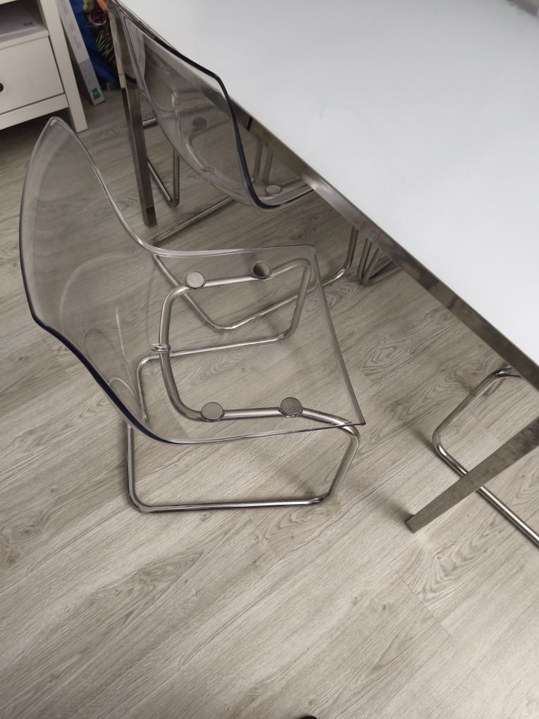 Mesa de jantar com tampo em vidro + 6 cadeiras