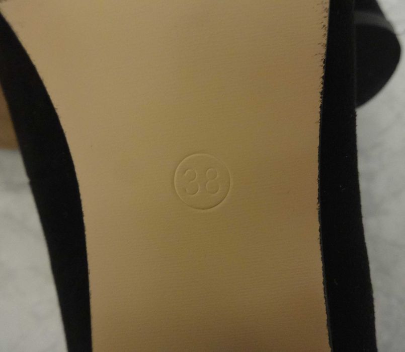 Sapatos Senhora de Tacão e Laço Camurça Preta