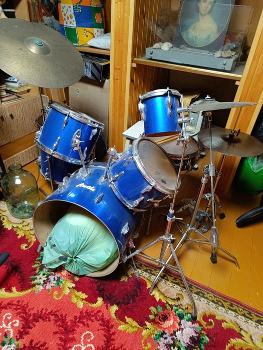 Продам барабани установку Amati