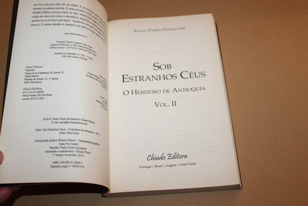Sob Estranhos Céus  Vol 2// Paulo Costa Gonçalves