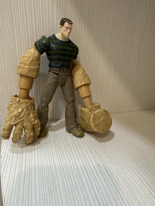Колекційна фігура пісочна людина marvel legends retro sandman