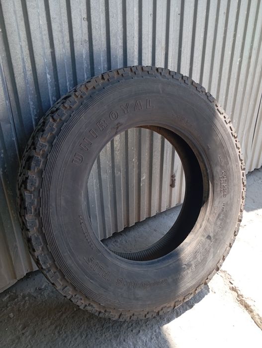 Продам шини  10 R 22.5