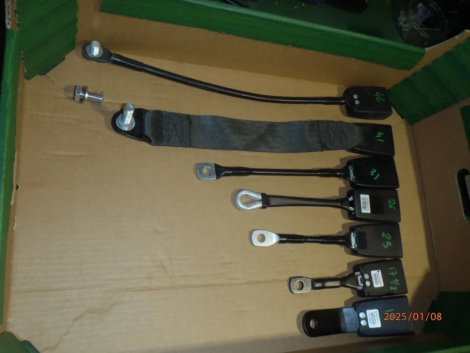 pas pasy ZAPINKA ZAPIECIE KLAMRA PASA śruba osłona nakładka fotel zaczep zapięcie pasa fotela prawego ducato boxer jumper movano camper iveco daily  NOWE