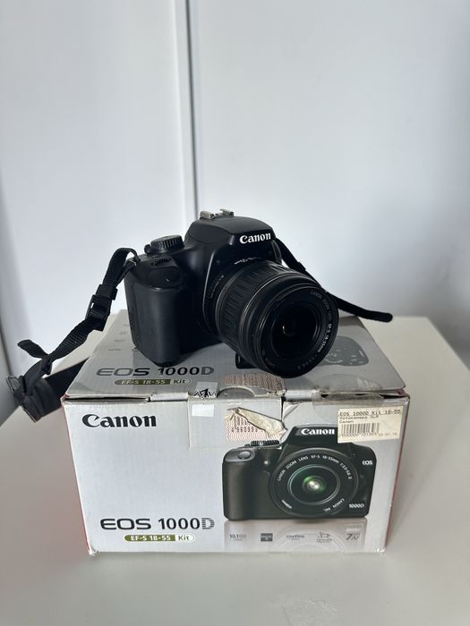Продам фотоапарат Canon 1000d + обʼєктив 18-55+коробка
