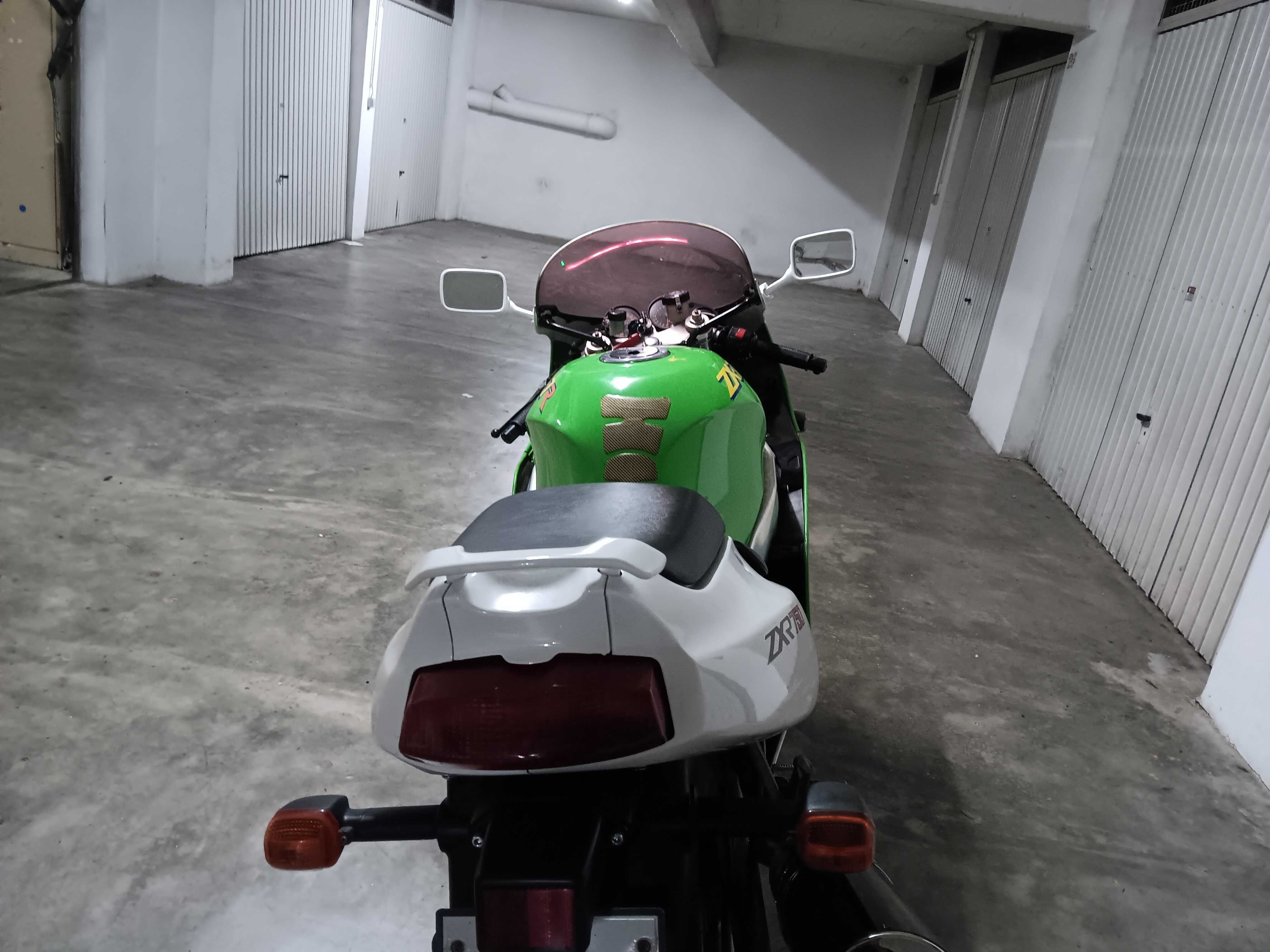 Kawasaki zxr 750