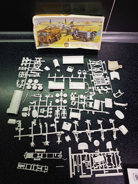 Airfix RAF refuelling