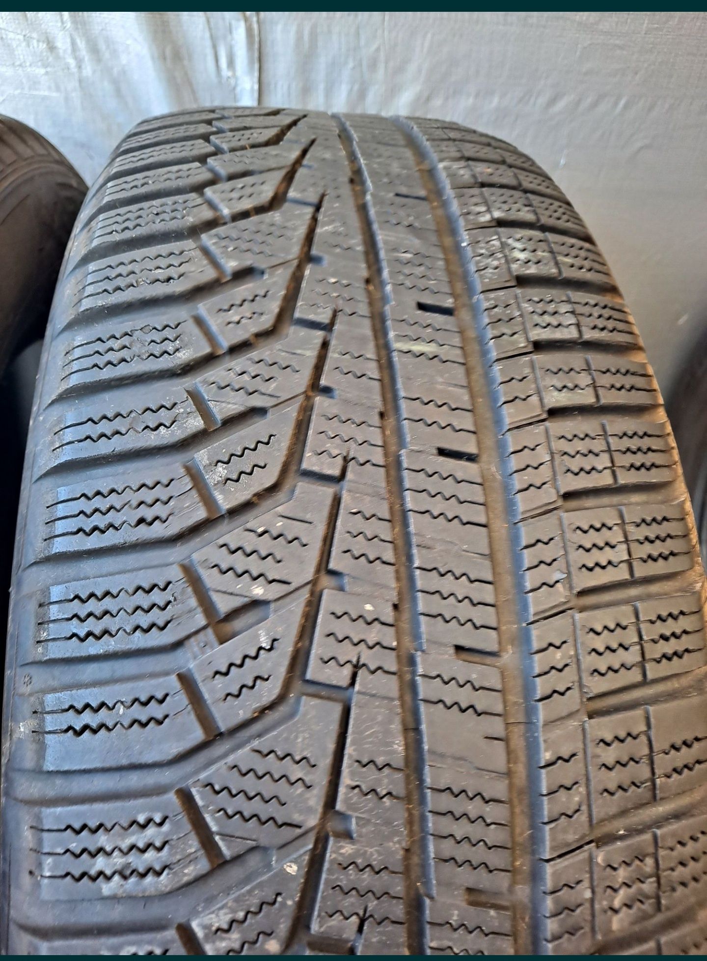 Opony zimowe 215/60/17 Hankook Para