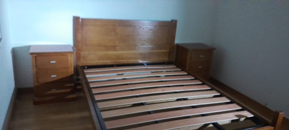 Quarto completo, cama, colchão e comodas