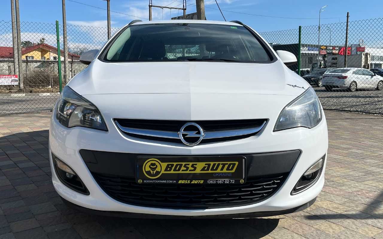 Opel Astra Sports Tourer 2014