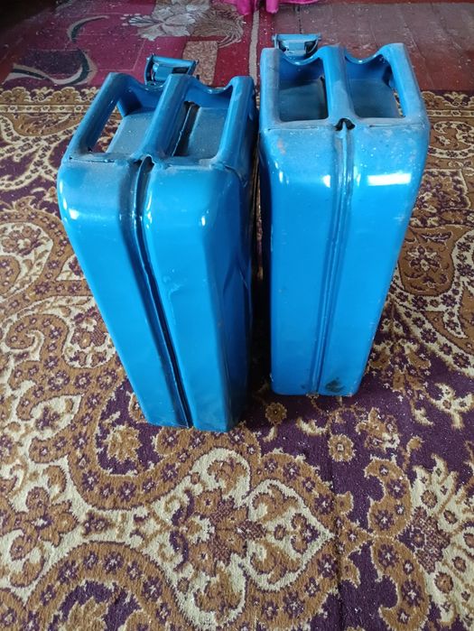 Каністри 20 літрів не Китай