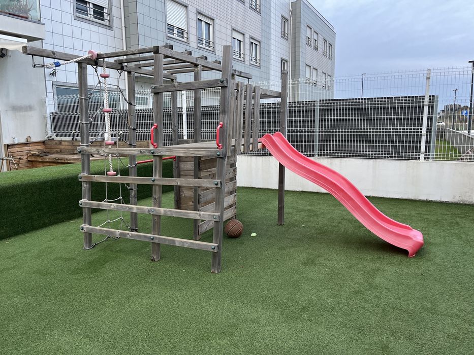 Parque infantil Wickey com escorrega