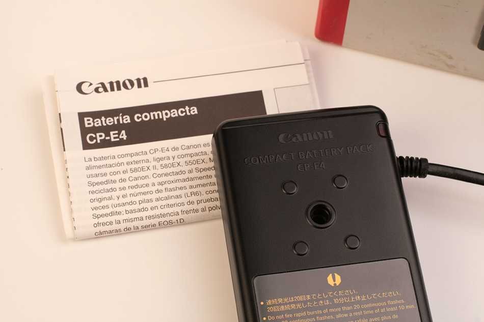 Батарейний блок Canon CP-E4