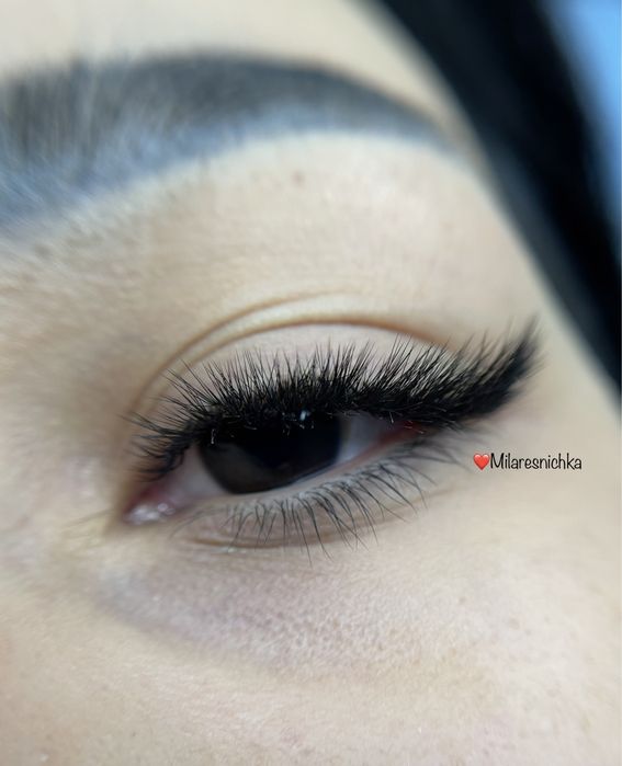 Наращивание ресниц Окрашивание бровей