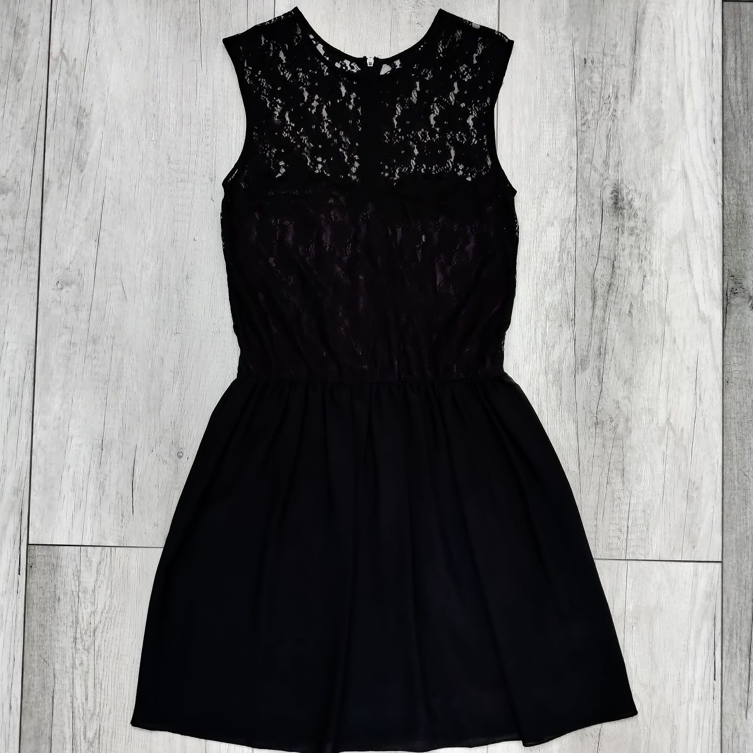 Czarna sukienka z koronki, ażurowa koktajlowa, mała czarna, S / 36