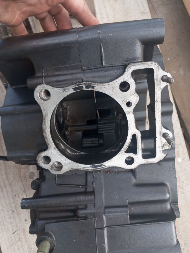 Kartery obudowa prawy lewy silnika silnik Suzuki sv 650 99 - 02r 1.C4