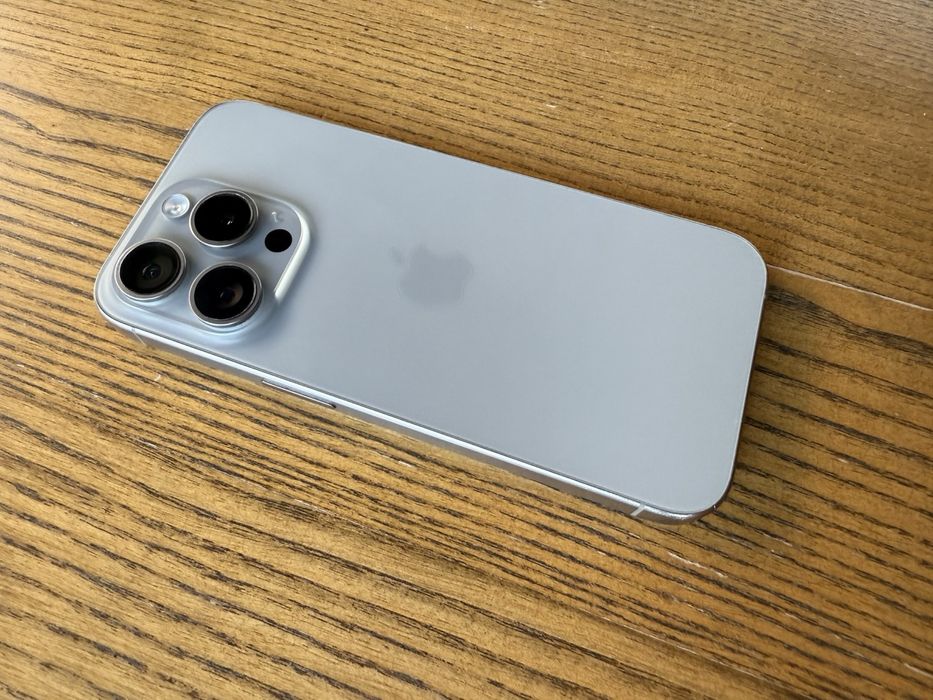 Продам iPhone 15 Pro 128ГБ