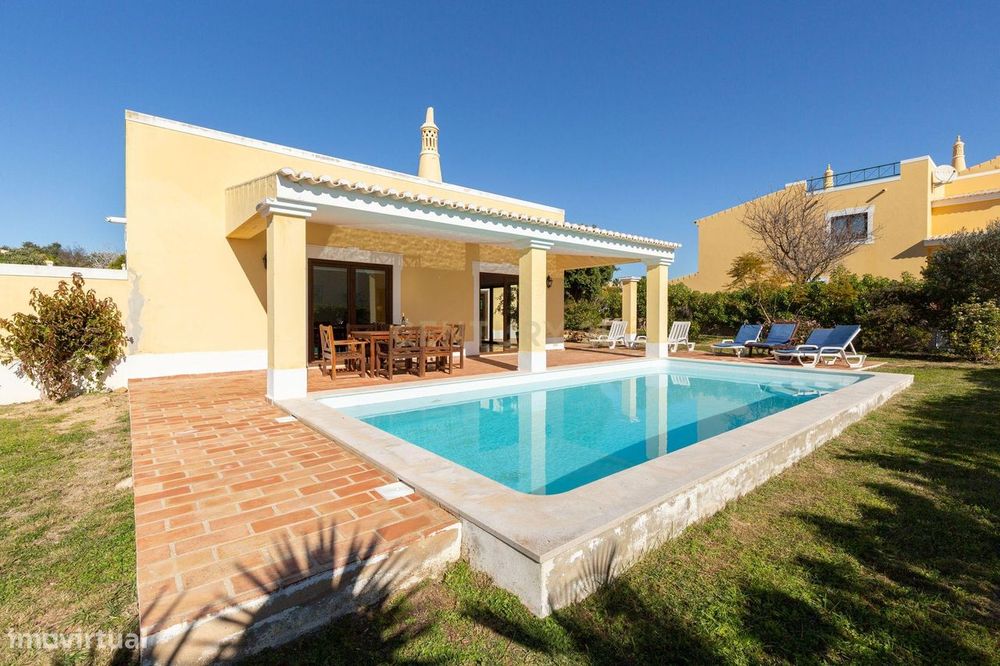 Moradia T4 Independente – Um Refúgio de Conforto e Elegância