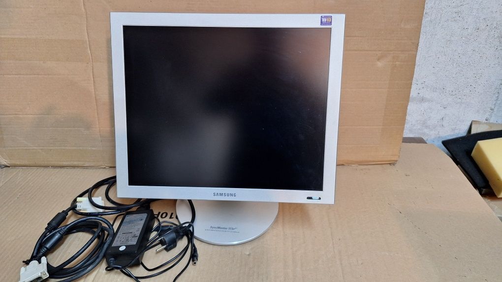 Monitor komputerowy