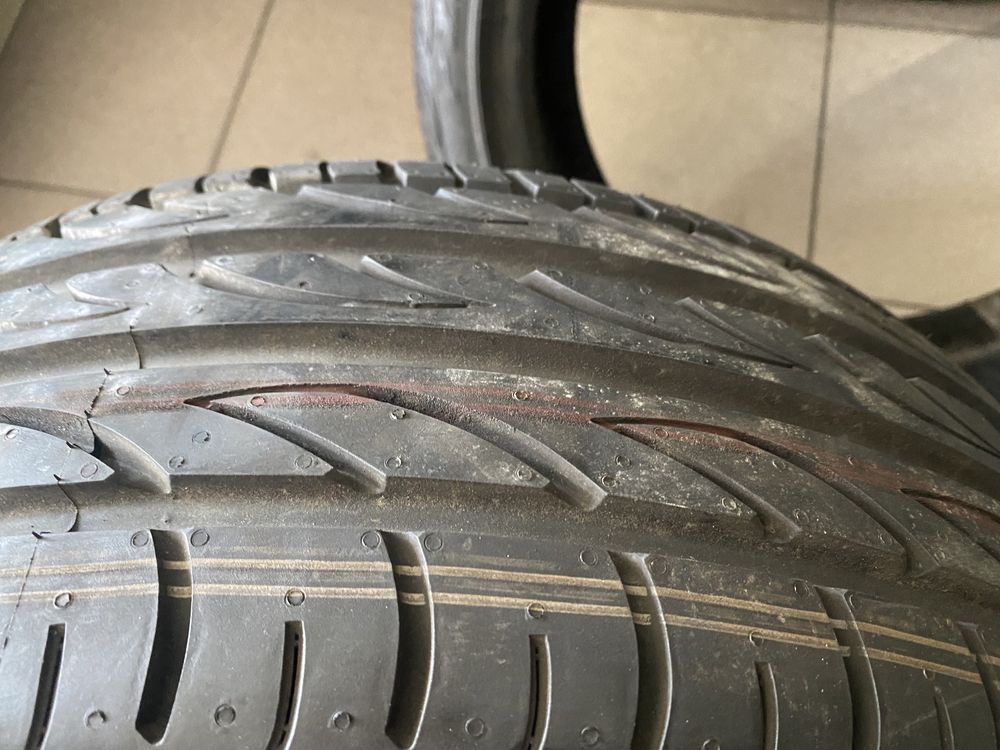 205/40 ZR17  Pirelli P Zero nero