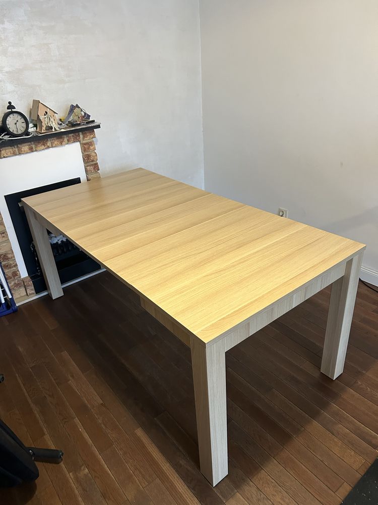 Stół rozkladany do salonu