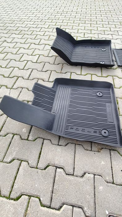 Dywaniki Ford Focus MK4