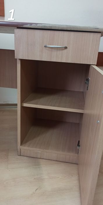 Письмовий стіл (в асортименті)