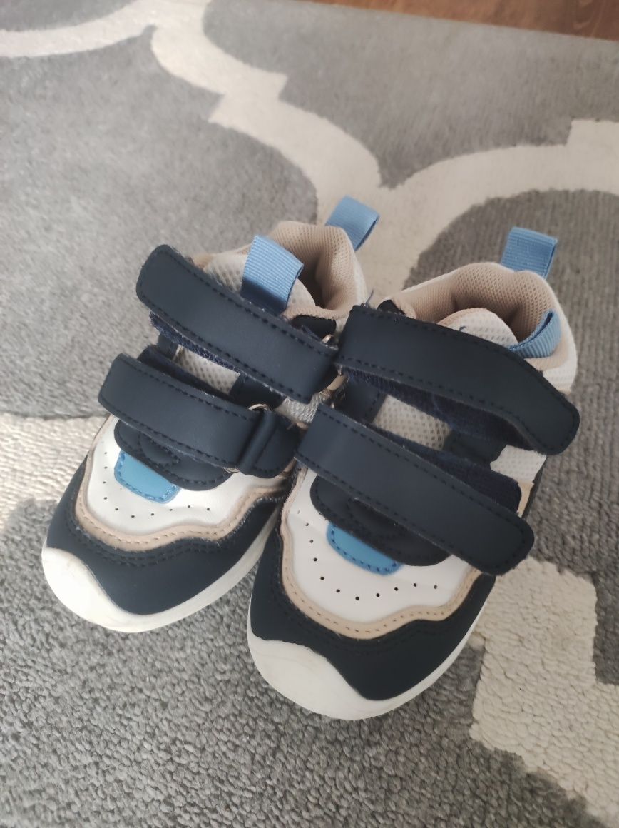 Buty adidasy Sinsay 21 na rzepy