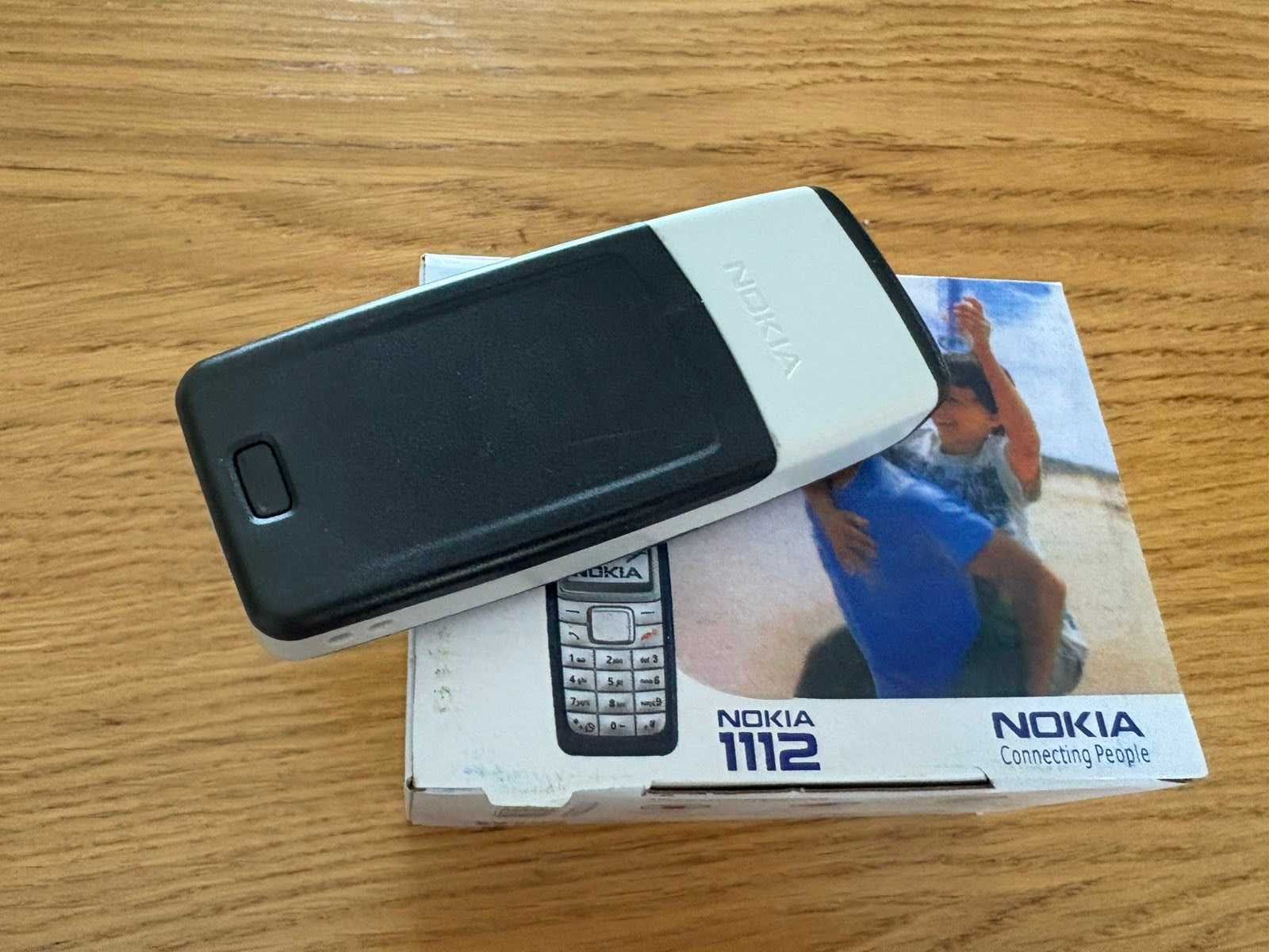 Мобільний телефон Nokia 1112 "горіхокол" (оригінал новий)