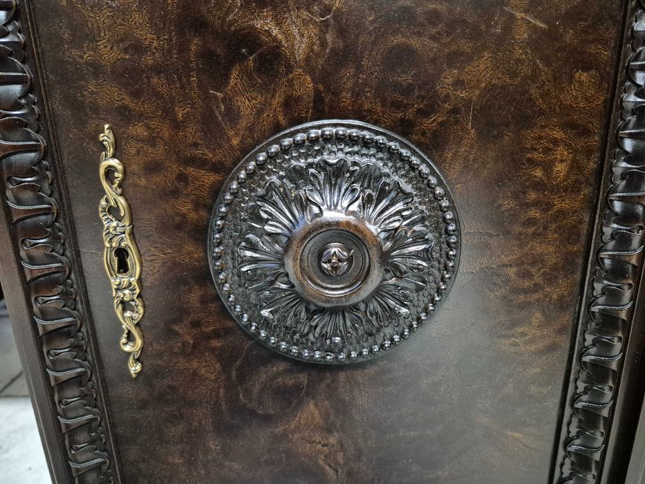 Stylowe biurko na lwich łapach antyk