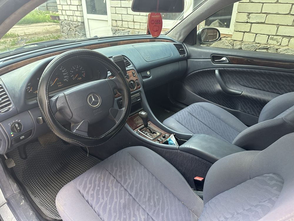 Mersedes clk w208
