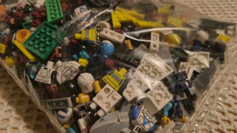 Lego mix 1 kg dużo minifigurek