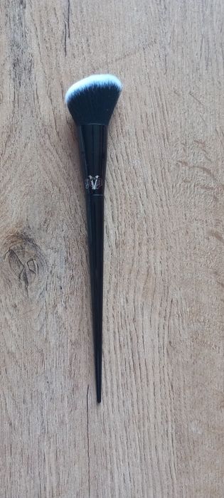 NOWY#2 KVD BEAUTY VEGAN oryginał pędzel konturowanie róż rozświetlacz