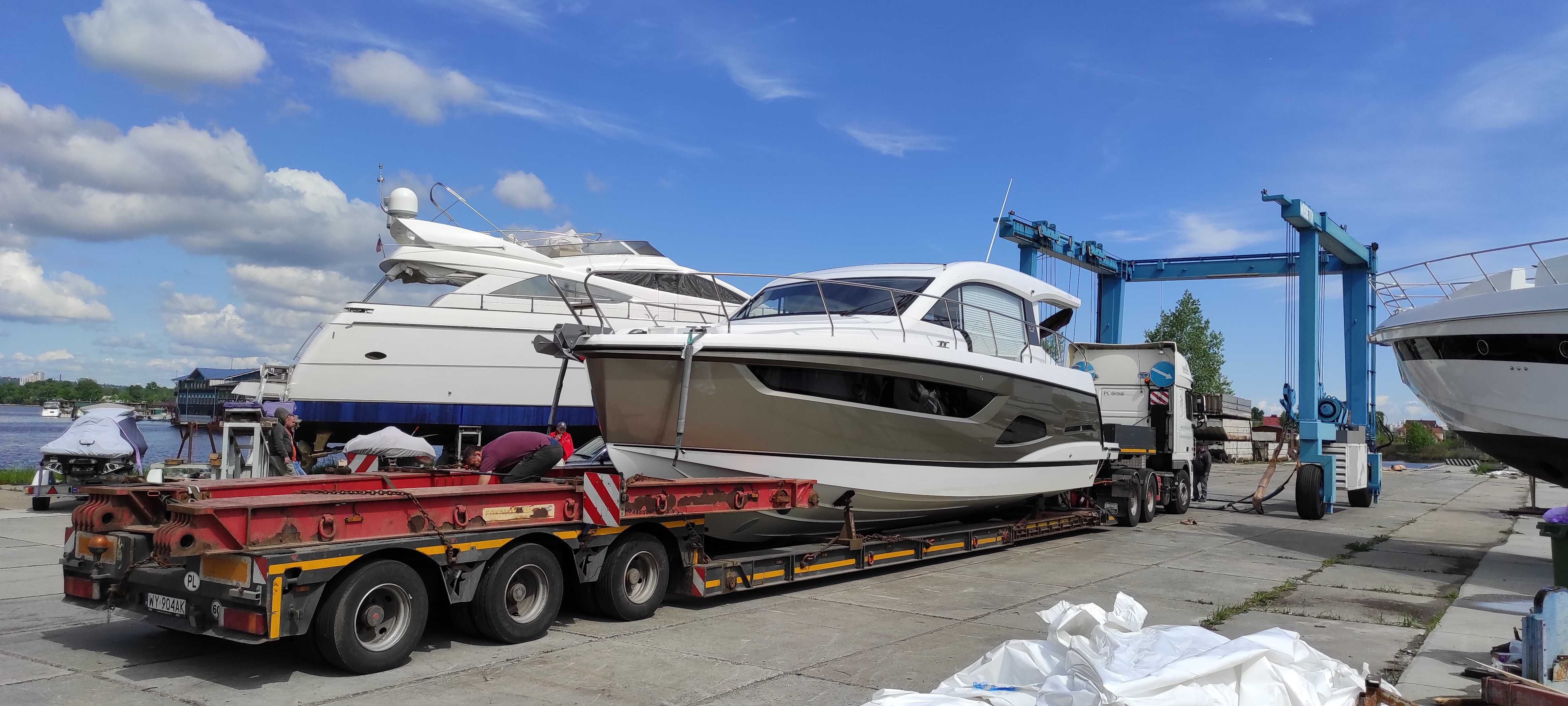 Продам яхту Sealine С390