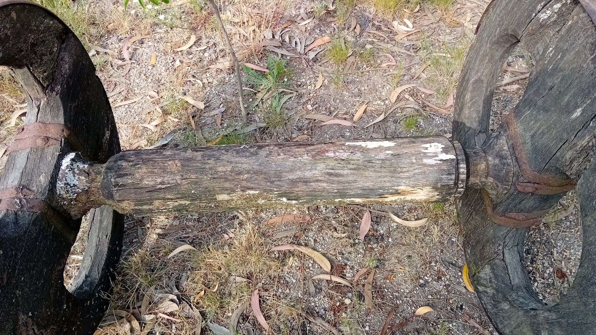 Eixo de carro de bois muito antigo