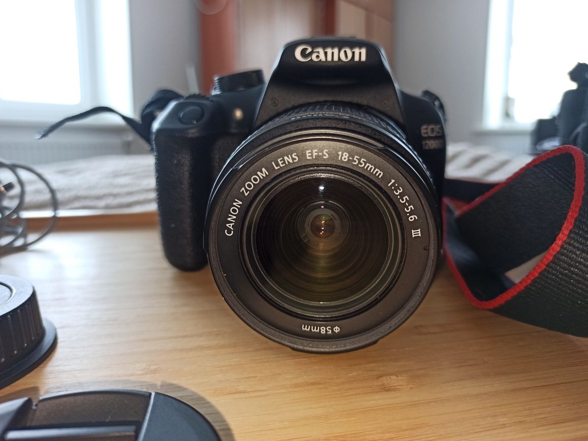 Canon EOS 1200D + об'єктив 18-55mm