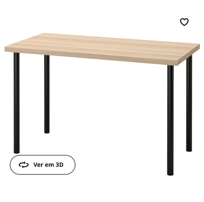 Secretaria de madeira e pernas pretas