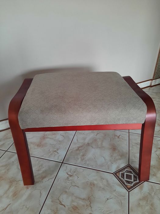 Taboret, krzesło, siedzisko. Różne obicia.