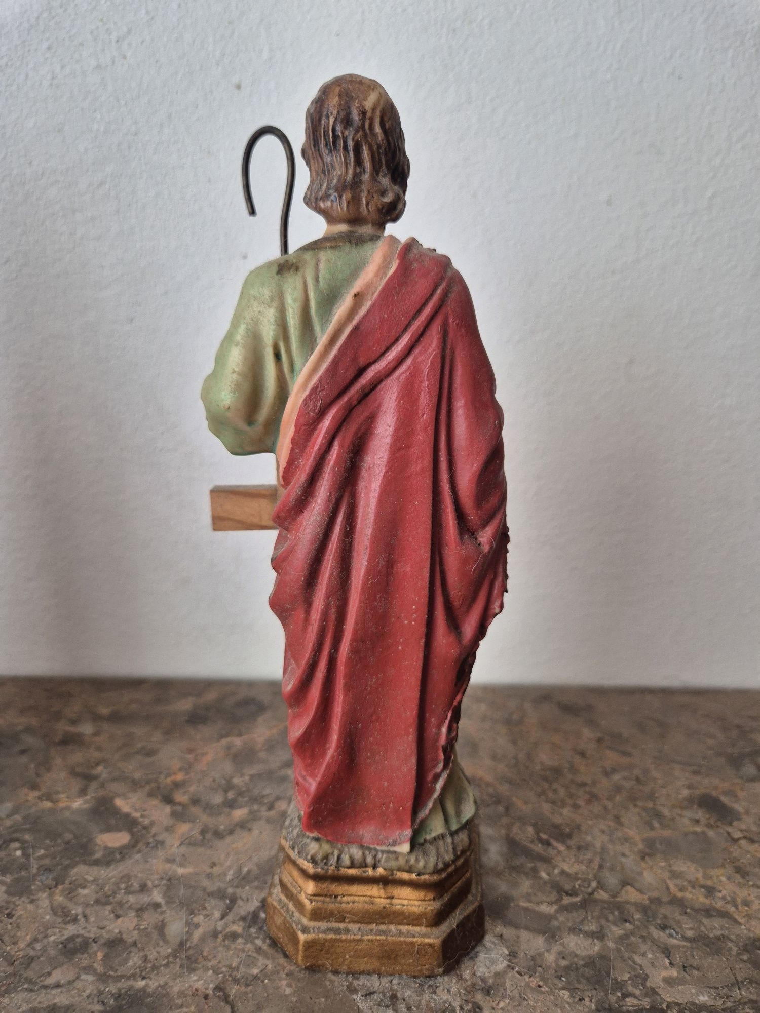 Várias estatuetas Religiosas