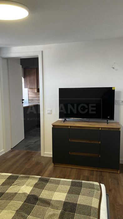 Квартира з ремонтом,меблями і технікою ,48 м.кв, закритий двір